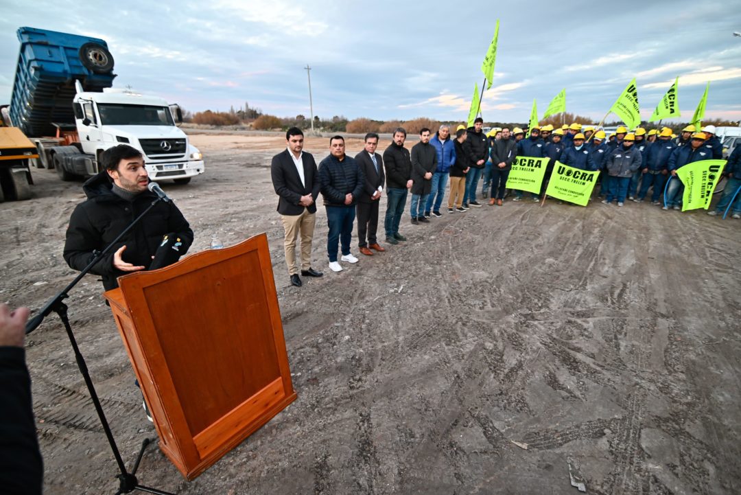 noticiaspuertosantacruz.com.ar - Imagen extraida de: https://www.gobierno.chubut.gov.ar/torres-encabezo-en-trelew-la-firma-del-inicio-de-obra-de-26-nuevas-viviendas-para-afiliados-al-sec/